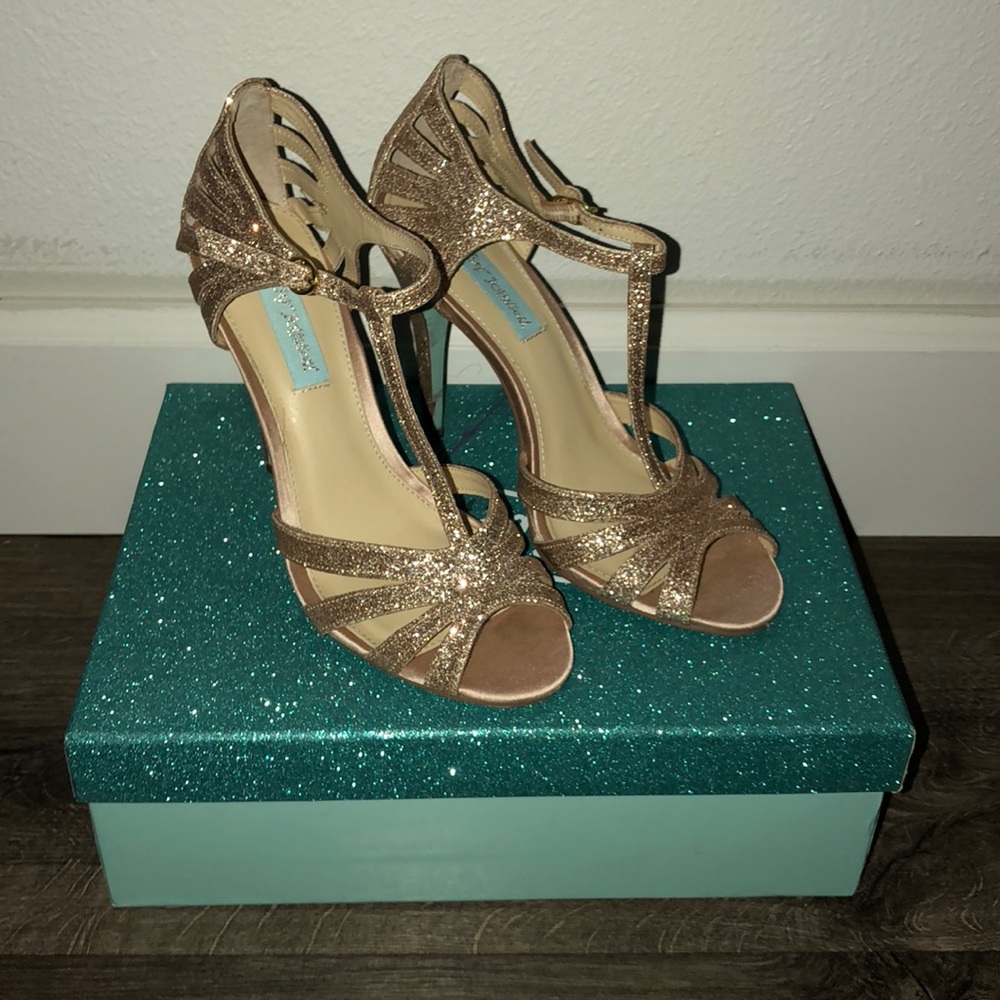 Betsy Johnson champagne heels